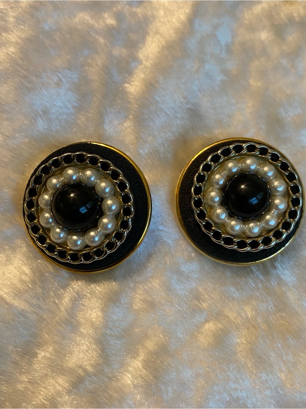 🍀VTG Black and Pearl Statement Earrings